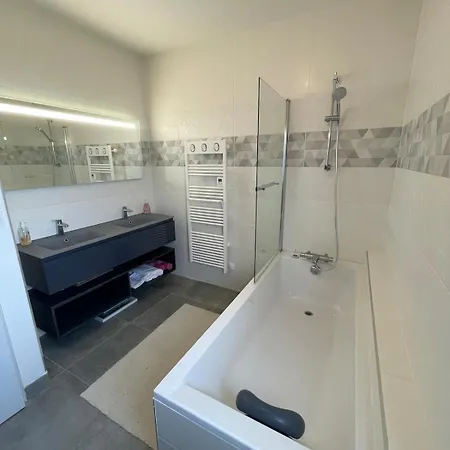 Grande Maison- 10 Mn Circuit 24h Villa Fillé