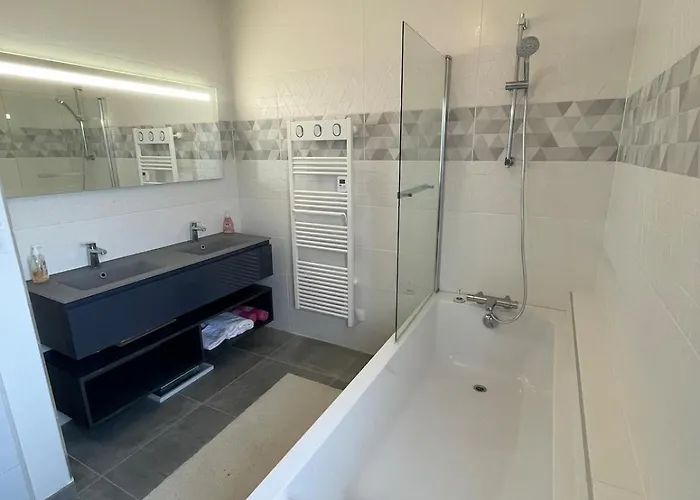 Grande Maison- 10 Mn Circuit 24h Villa Fillé